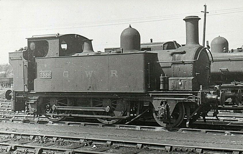 GWR large Metro tank 3586 at Llantrisant in August 1949