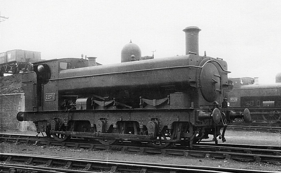 GWR autofitted Buffalo tank 1271 with extended tanks