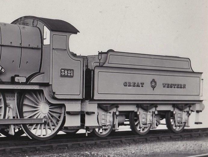 Churchward 3500g tender behind GWR 4-4-0 County 3821, in 1911