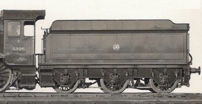Collett post-1934 style of GWR 4000g tender behind Hall 5916
